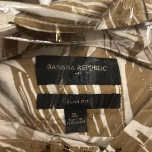 NEW Men’s Banana Republic Button Down Shirt - Picture 3 of 5